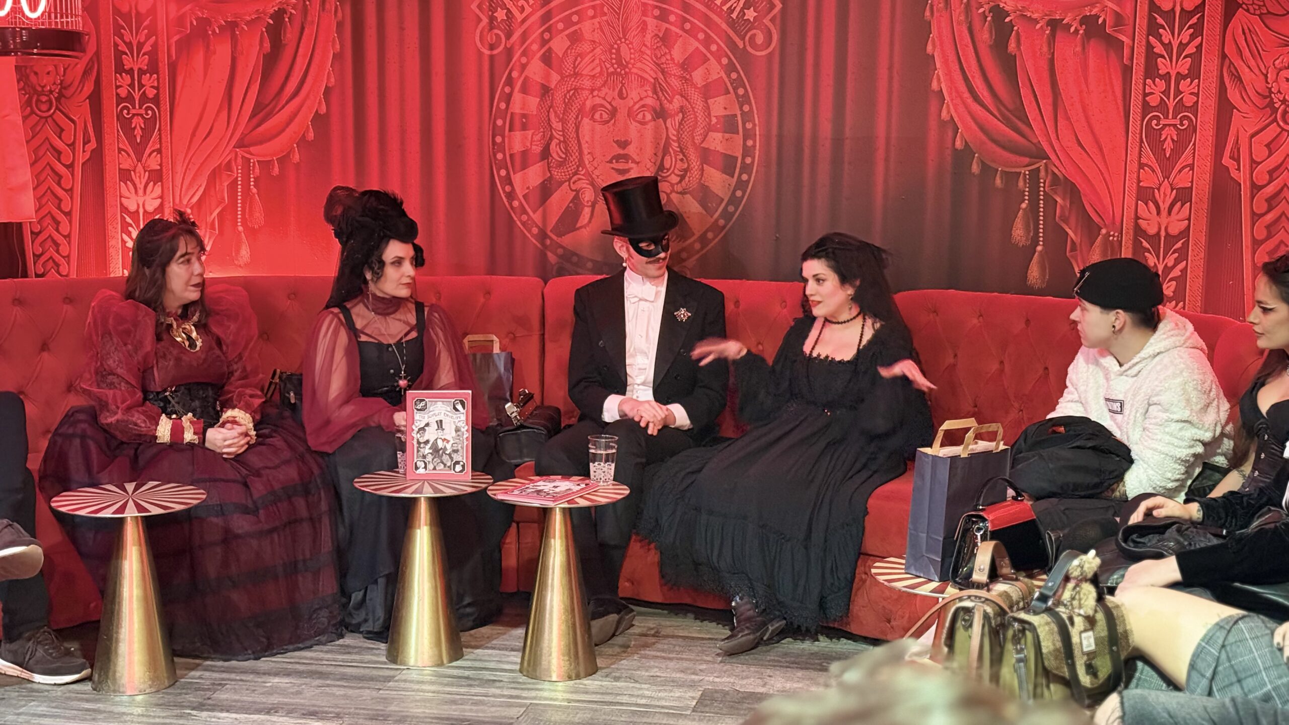 The Scarlet Envelope – book launch @ La Reina Lagarta